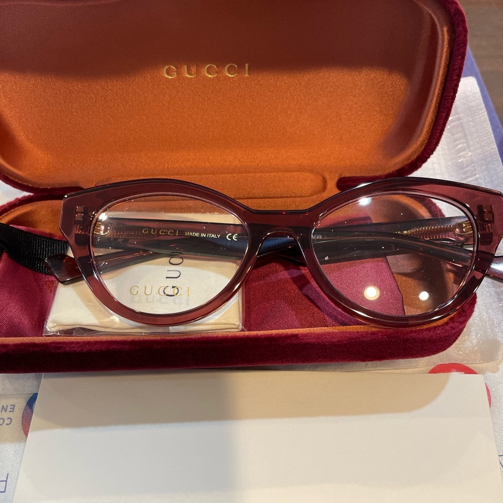 Brand new women’s Gucci eyewear.